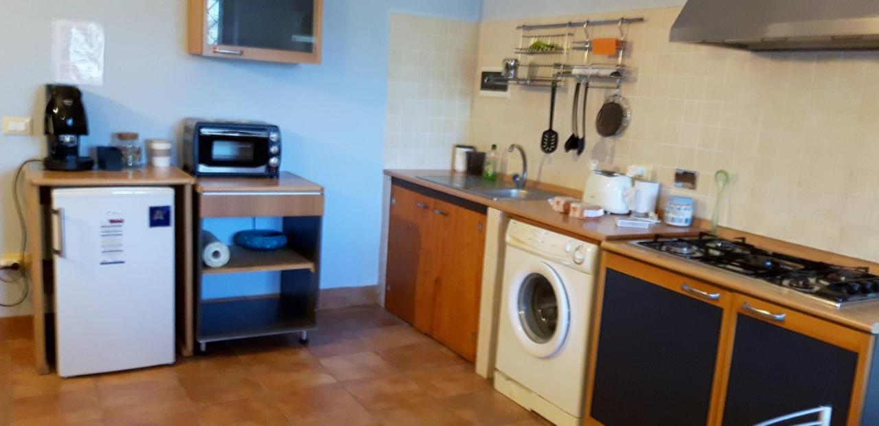 Grazioso Appartamento In Villa Брачано Екстериор снимка